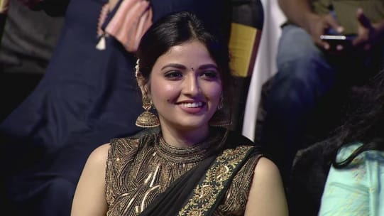 Watch Zee Cine Awards Tamil 2020 Tv Serial From Zee Tamil Online Zee5 Zee cine awards 2019 show : watch zee cine awards tamil 2020 tv