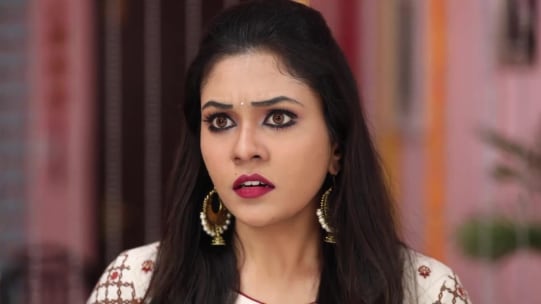 Watch Poovey Poochoodava Apr 20 2019 Full Episode Online In Hd Zee5 Watch tamil zee tv serial poove poochudava at tamilo. zee5