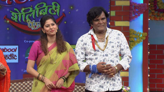 Watch Chala Hawa Yeu Dya Shelibrity Pattern Sagar Becomes Bhargavi Chirmule Chala Hawa Yeu Dya Shelibrity Pattern Before Tv Exclusive Zee5 In which dilip prabhavalkar, naina apte, sukanya kulkarni mone, priyadarshan jadhav, sayli fatak, serial's writer madhugandha kulkarni, producer manva naik and.