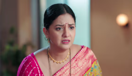 Mandakini Tells Swanandi about Her Jewellery - Veen Doghatli Hi Tutena