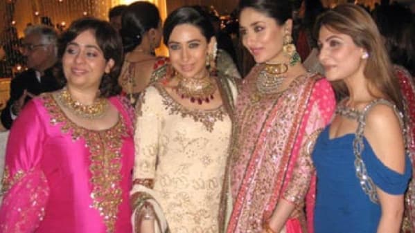 Watch Breaking News Karishma Kapoor Wedding Video Full With Kareena Kapoor At Marriage Zee5 Latest News Browse 340 karishma kapoor stock photos and images available, or start a new search to explore more stock photos and images. zee5