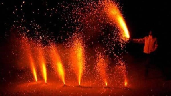 Watch Breaking News Diwali 2020 Karnataka Govt Bans Firecrackers Zee5 Latest News