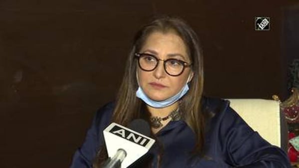 Watch Breaking News Jaya Prada Backs Ravi Kishan Says Jaya Bachchan Doing Politics Over Bollywood Drug Row Zee5 Latest News Each row of the dataset contains the title, url, publishing outlet's name, and domain, as well as the publish timestamp. zee5