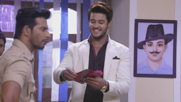 Watch Tujhse Hai Raabta May 17 2019 Full Episode Online In Hd Zee5 It premiered on 3 september 2018 and focuses on the unspoken connections and bonds.