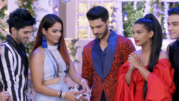 Watch Kumkum Bhagya Aug 16 2019 Full Episode Online In Hd Zee5 In Thai 6th december 2019 distributed by : zee5