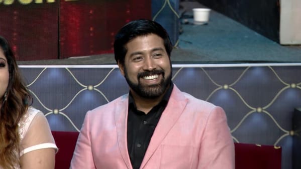 Watch Zee Tamil Kutumbha Virudhugal 2020 Oct 28 2020 Full Episode Online In Hd Zee5 In Kannada He has also proved his talent in script writing. zee5