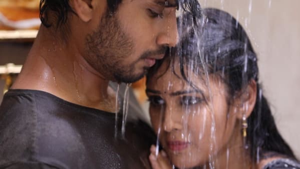 Watch Rettai Roja Dec 11 2020 Full Episode Online In Hd Zee5 Watch the latest episodes of popular zee tamil show, rettai roja through yupptv. rettai roja december 11 2020 episode spoiler