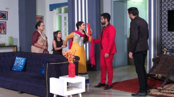 Watch To Pain Mu Jul 30 2020 Full Episode Online In Hd Zee5 If you are using an adblock you probably won't be able to watch in hd and sometimes you will get errors like no video with supported format and mime type found. tara slips and falls down the stairs to pain mu