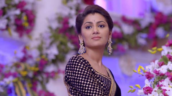 Watch Iniya Iru Malargal Oct 31 2019 Full Episode Online In Hd Zee5 Iru malargal is a tamil drama movie, directed by a. king and pragya come to the wedding iniya iru malargal