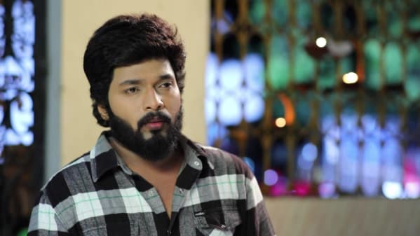 Watch Sembaruthi Jun 24 2018 Full Episode Online In Hd Zee5 In Zee tamil drama serial sembaruthi episode 949 full episode. zee5