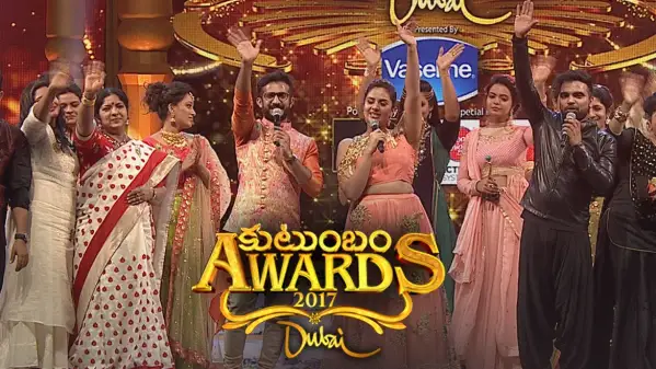 Watch Zee Kutumbam Awards 2017 Dubai Dhamaka Full Event Online In Hd Zee5 Cat has the funniest way to show his parents he's mad they got him a brother. watch zee kutumbam awards 2017 dubai