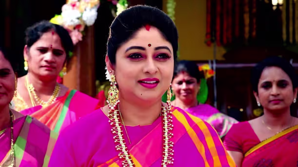Amar Learns about Radhika’s Wedding