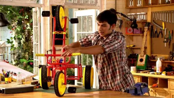 Learn how to make a forklift Episode 4