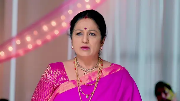 Sarika insults Parimala - Gattimela Episode 7