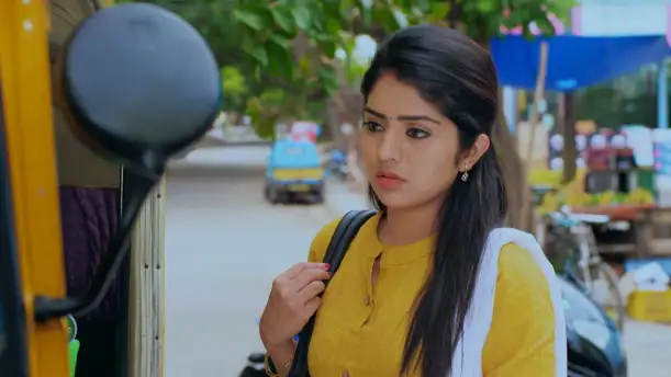Aryavardhan and Anu's first meeting - Jothe Jotheyali Episode 1