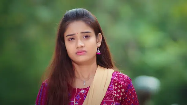 Radhika Panics as Kimaya Flees Episode 8
