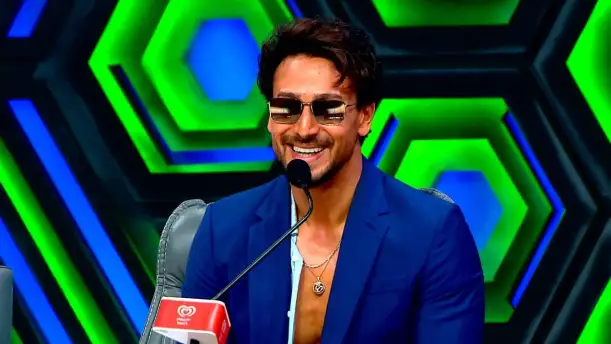 Tiger Shroff Graces the Show Episode 11