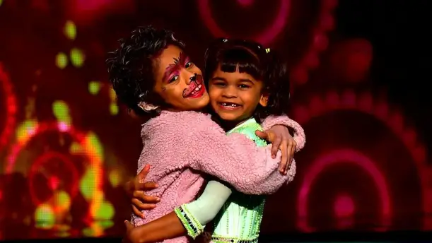 Sonali Bendre's Stunning Dance Performance Episode 6