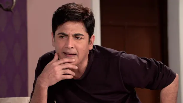 Saxena mistakenly beats up Manmohan - Bhabi Ji Ghar Par Hai Episode 4