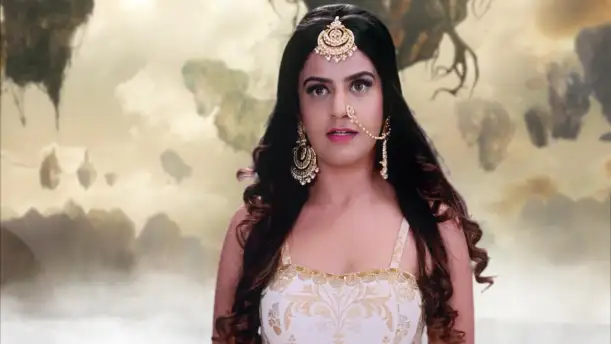 Shivani meets Thrikkala Muni - Naagini 2 Episode 3