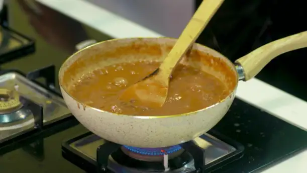 Restaurant-style Dal Makhani and Butter Naan - Swaad Aa Gaya Episode 3
