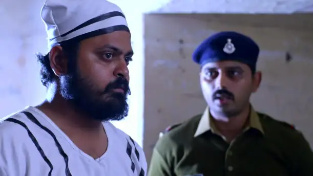 The mystery behind Avnikant’s disappearance - Mauka-E-Vardaat Episode 9