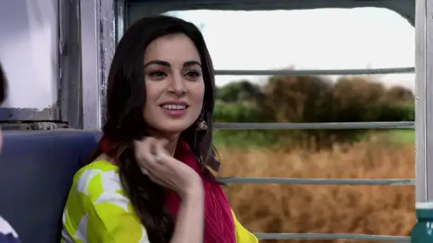 Preeta and Srishti leave for Mumbai - Kundali Bhagya Episode 1