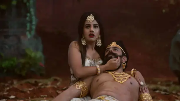 Digvijayan gets scared - Nagini Episode 2
