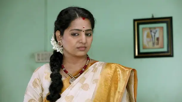 Rasathi Gets Engaged - Oru Oorula Oru Rajakumari Episode 15