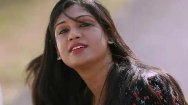 Ponni Annoys Rasathi - Oru Oorula Oru Rajakumari Episode 7