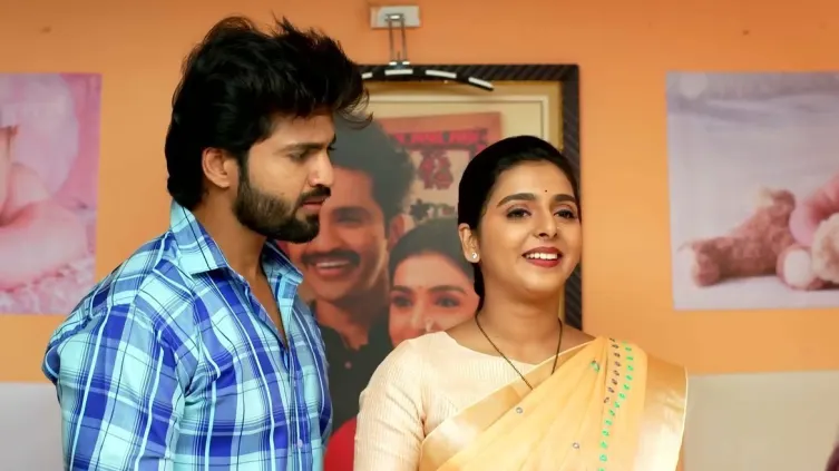 Appi Feels Shy in front of Arjun | Appi Amchi Collector 