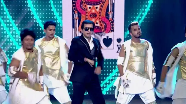 Chala Hawa Yeu Dya's Badshah Performs on Stage - Chala Hawa Yeu Dya - Highlights 