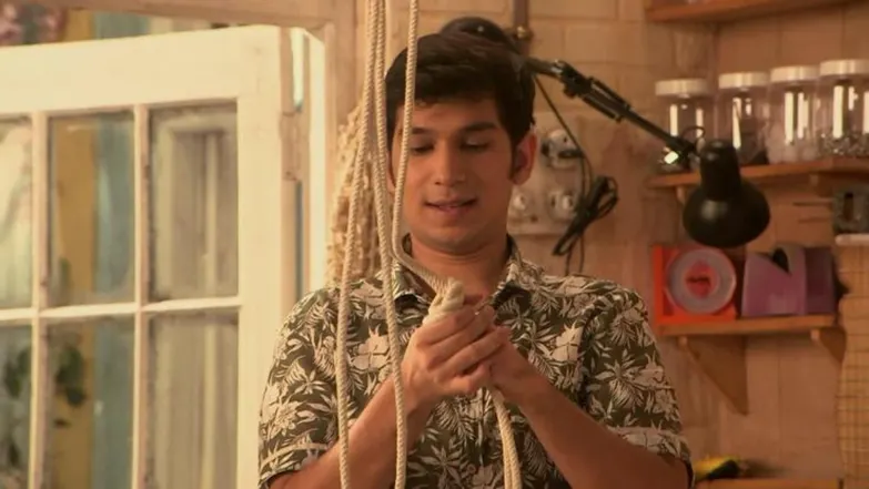 Learn how to build a hammock Engineer This Season 1 Episode 9