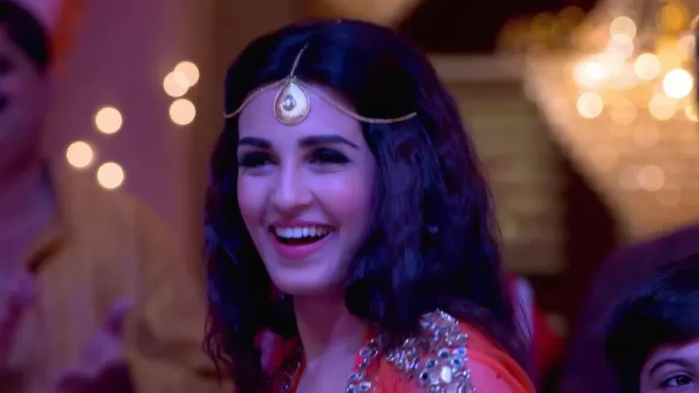 Prachiti Mishra and Mohena Singh's performance - Diwali Special 2018 Episode 19