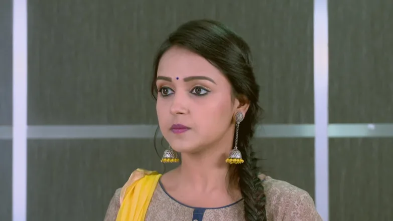 Aarati asks Vikrant to stay away from her - Gattimela Episode 25