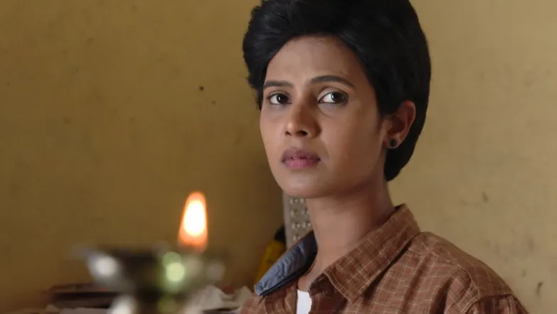 Surya realises her family’s intentions - Suryakantham Episode 16