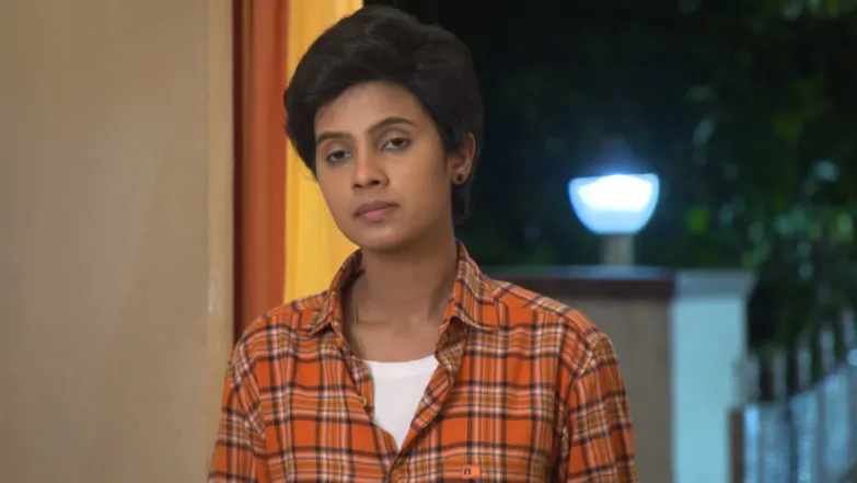 Surya decides to sell her garage - Suryakantham Episode 20