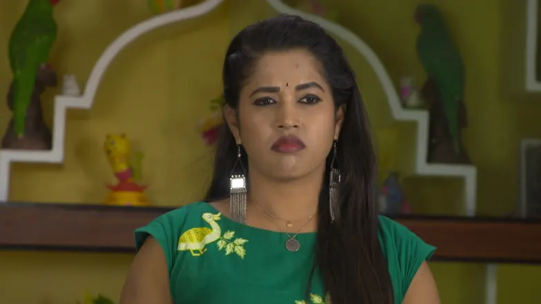Chaitanya visits Pramila’s house - Suryakantham Episode 25