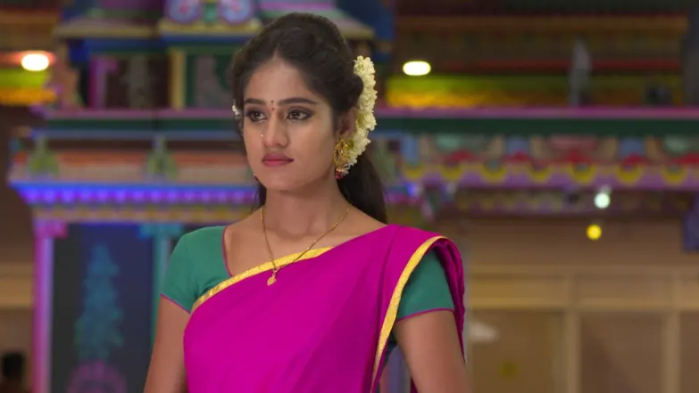 Akshara helps Raghavendra meet Purandari - Radhamma Kuthuru Episode 14