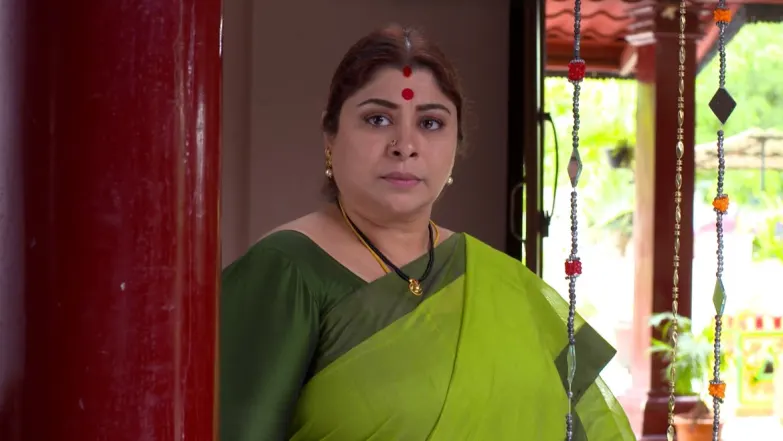 Aravind exposes Shruti - Radhamma Kuthuru Episode 17