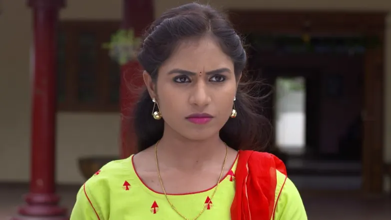 Radhamma goes to return Gopala’s money - Radhamma Kuthuru Episode 20