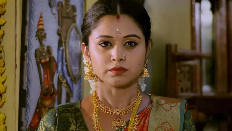 Subhadra attempts suicide - Trinayani Episode 13