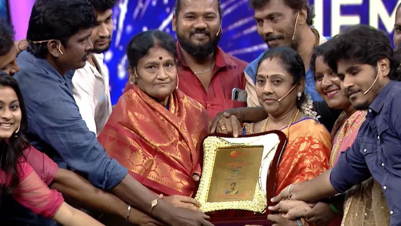 A dubbing artist is felicitated - Voice - Special Episode 1