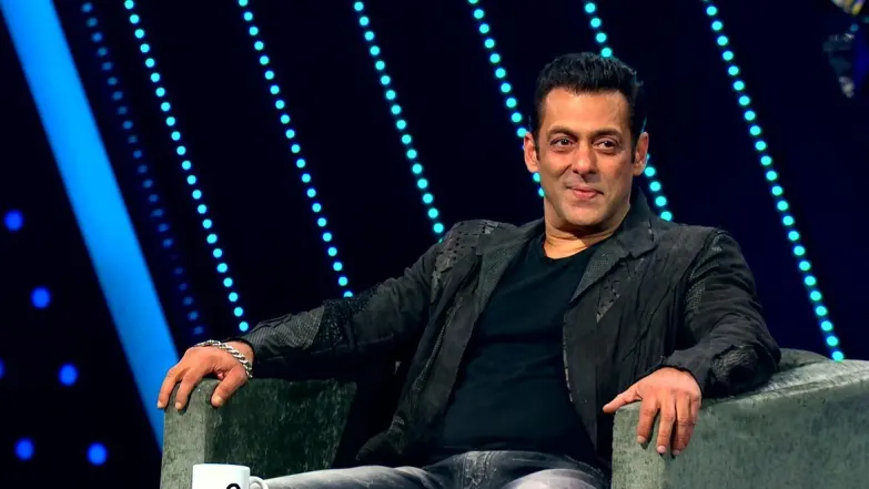 Salman Khan opens the show - Indian Pro Music League Episode 1