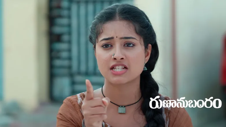 Dharani Saves Mynavathi from Danger Episode 47