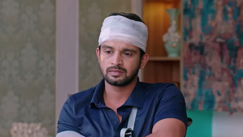 Ramesh Comes under Suspicion in Karna's Accident Case - Karna 