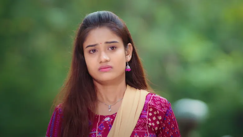 Radhika Panics as Kimaya Flees Episode 8