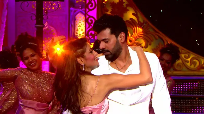 Sriti and Shabir Mesmerise the Audience 