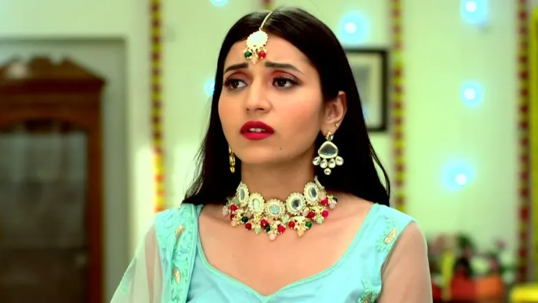 Chahat Asks Avni for the Earrings Episode 14
