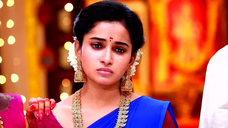 Indira Blackmails Ragini Episode 13
